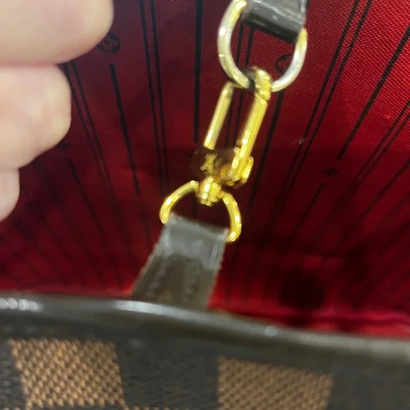 Louis Vuitton Neverfull MM - Picture 9 of 13